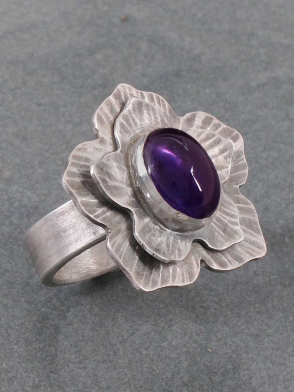 Sterling Silver 925 and Amethyst Flower Petal Ring, Size 6, One-of-a-kind - Picture 2 of 4